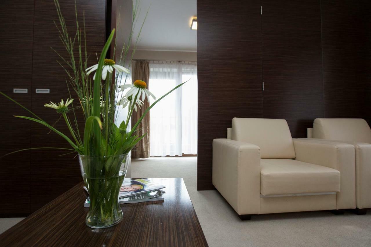 Port 310 Apartment *